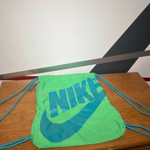 GOOD CONDITION~ Nike Gym Bag - Picture 2 of 5
